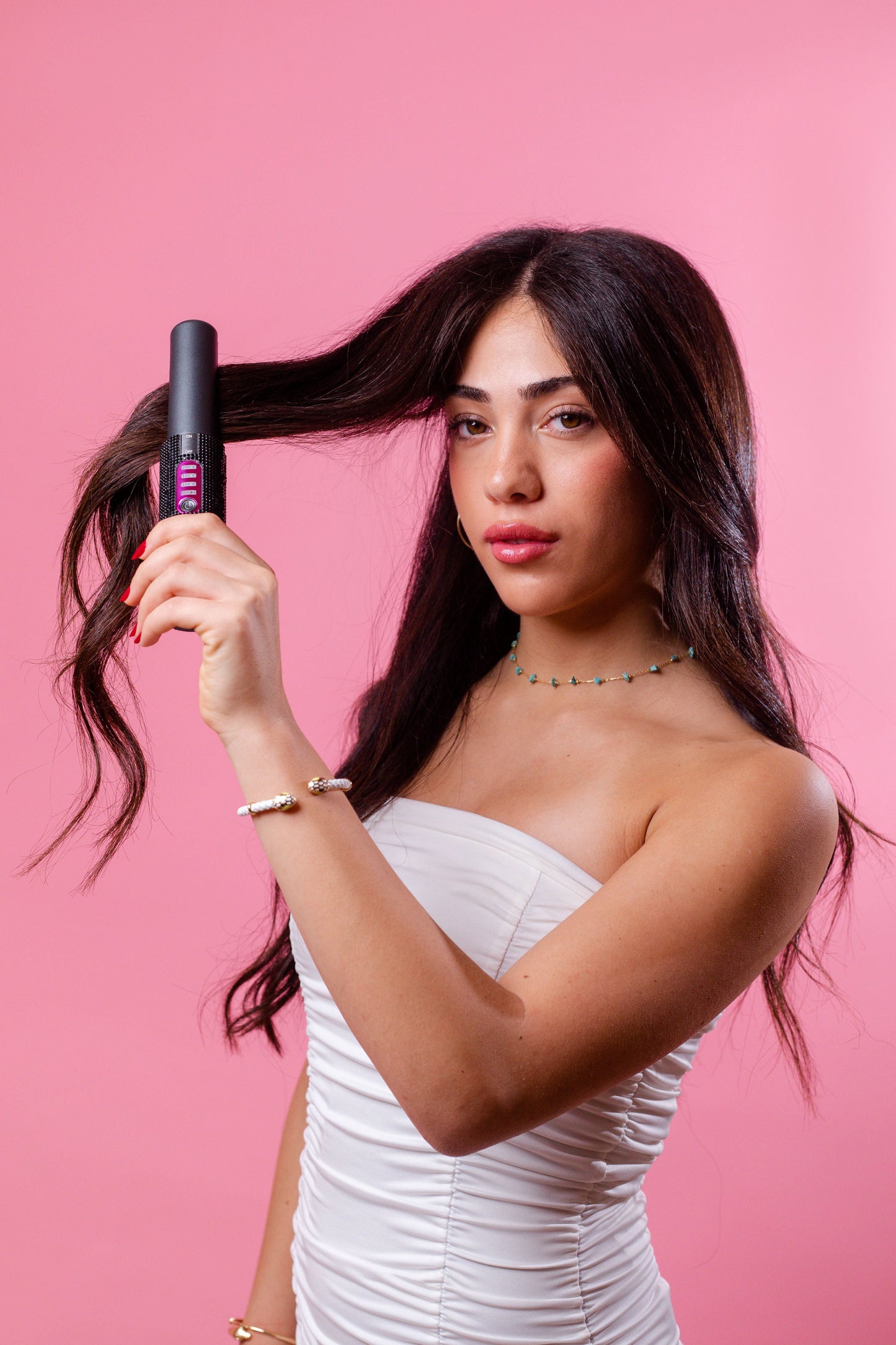 The Luz Wireless Hair Straightener