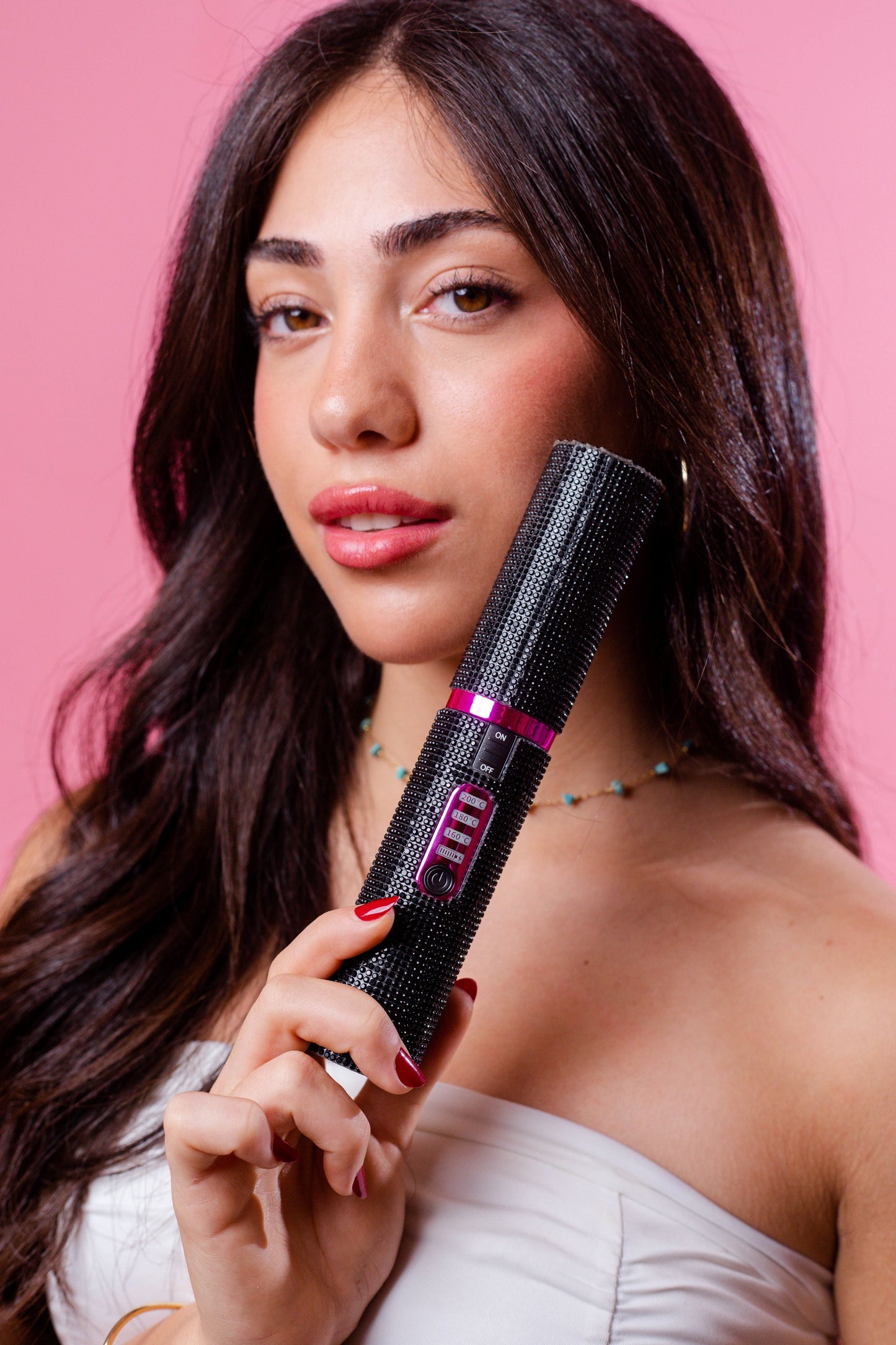 The Luz Wireless Hair Straightener